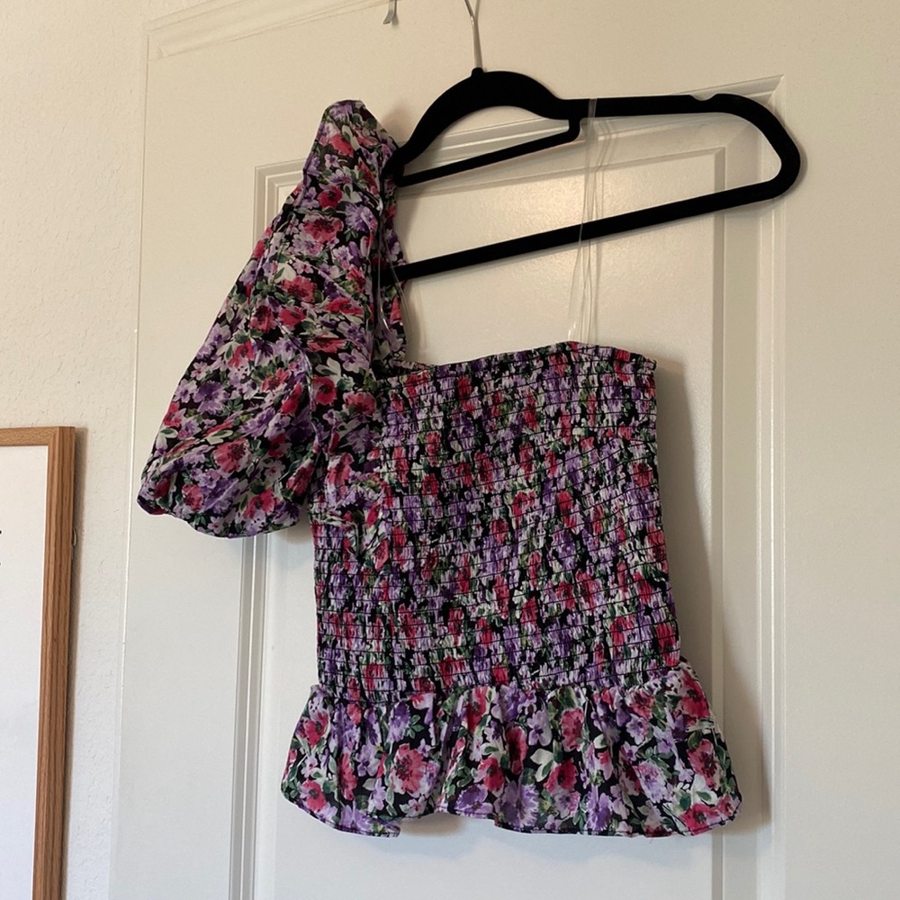 NWOT Floral One Shoulder Top - Picture 6 of 6